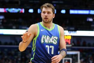 就是这么快！贺希宁反击顶开威尔逊强硬上篮 深圳回应11-0反超！